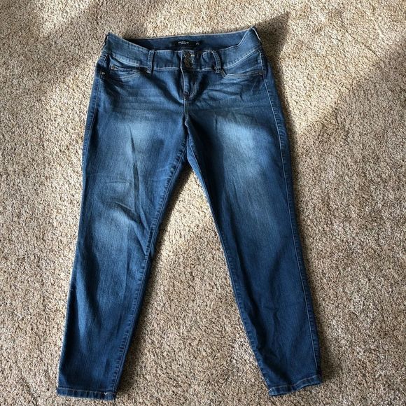 Torrid Medium Wash High Rise Three Button Front Skinny Jeans Size 18 - Picture 3 of 8